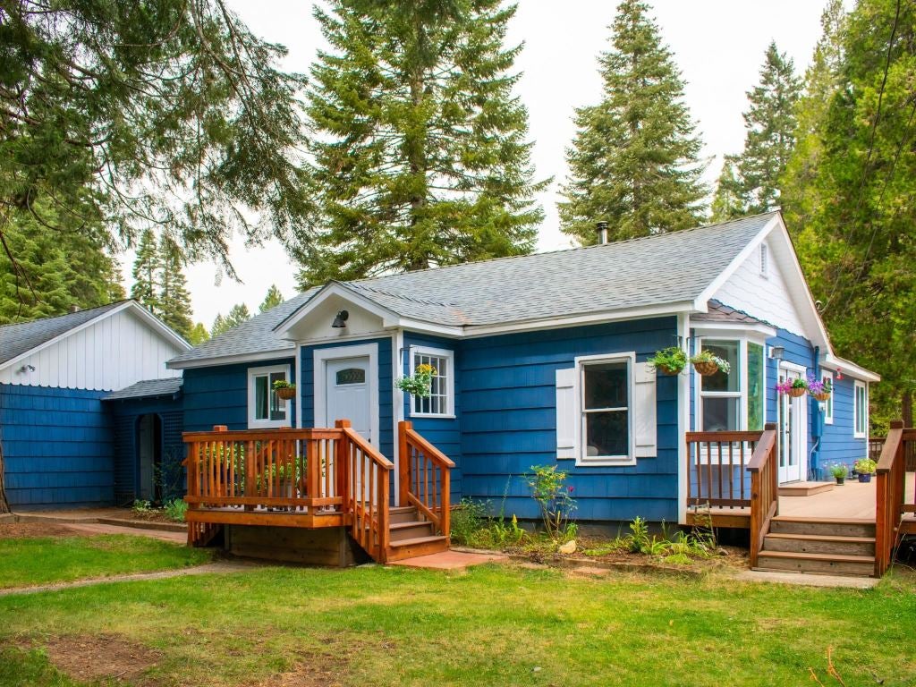 935 Davis Place Road Mount Shasta, CA 96067 - Photo 1 of 41 Gallery Image 1