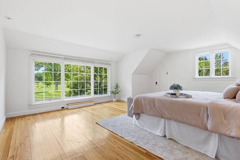 127 Larchmont Road Melrose, MA 02176 - Photo 22 of 42