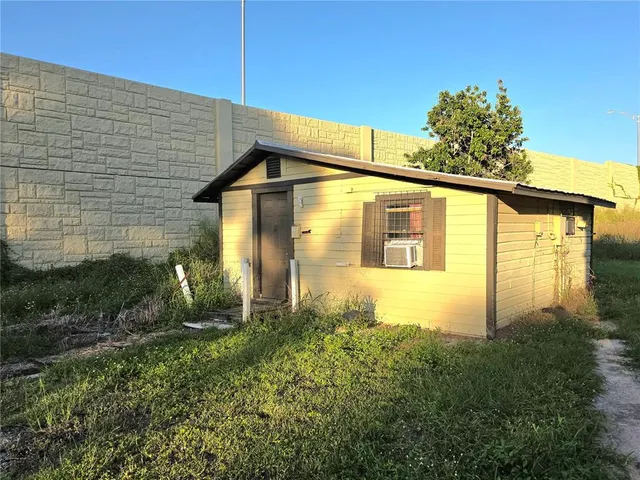 $180,000 | 327 South Miami Street, Lake Wales, FL 33853