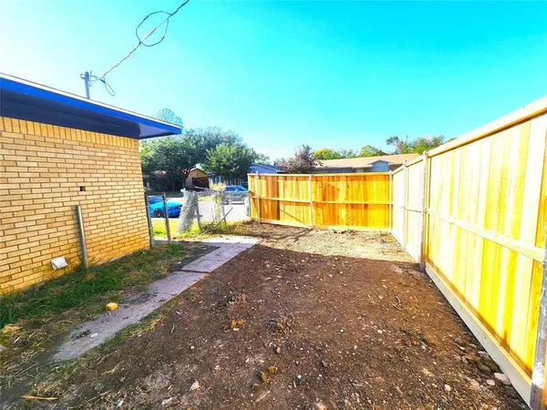 $2,100 | 3604 Valley View Road, Denton, TX 76209