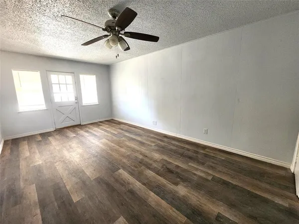 $2,100 | 3604 Valley View Road, Denton, TX 76209