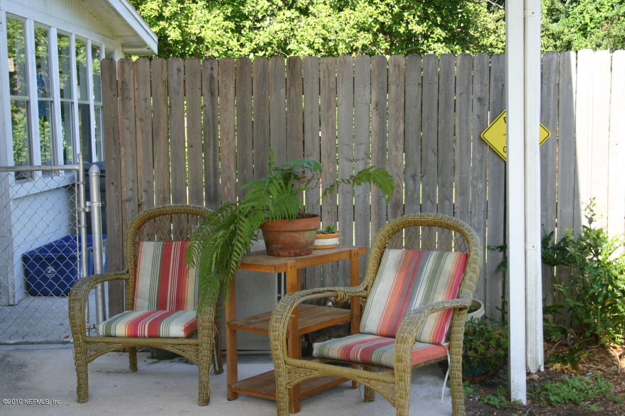 2315 Ligustrum Road Jacksonville, FL 32211 - Photo 4 of 12 Relax and Sit a Spell