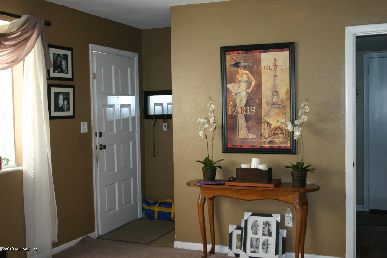2315 Ligustrum Road Jacksonville, FL 32211 - Photo 5 of 12 Entry
