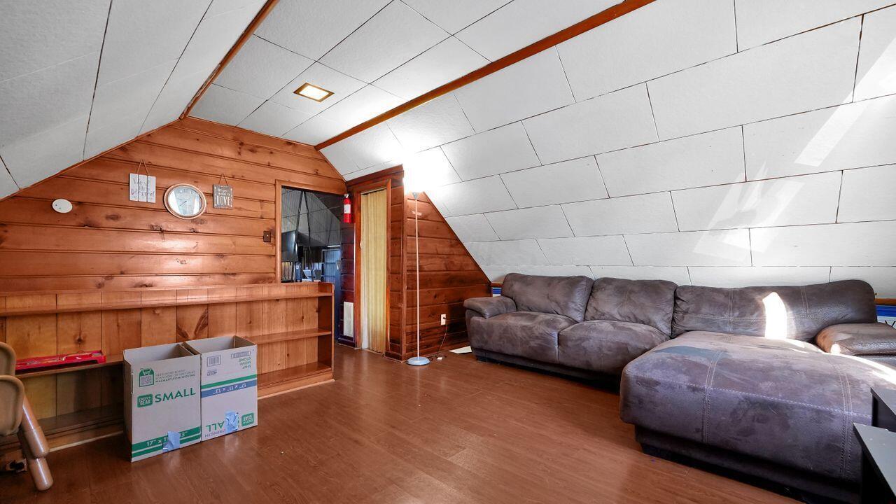 2102 North Hadley Road Springfield, OH 45505 - Photo 19 of 25 great room