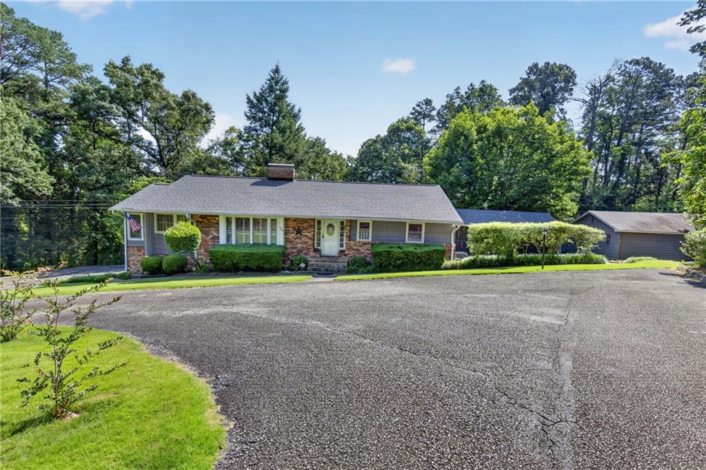 188 Hillendale Drive Toccoa, GA 30577 - Photo 2 of 40