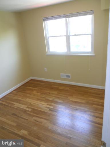 661 Queensgate Road Baltimore, MD 21229 - Photo 13 of 21 Bedroom