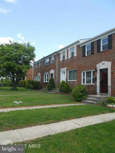 661 Queensgate Road Baltimore, MD 21229 - Photo 5 of 21 Exterior (Front)