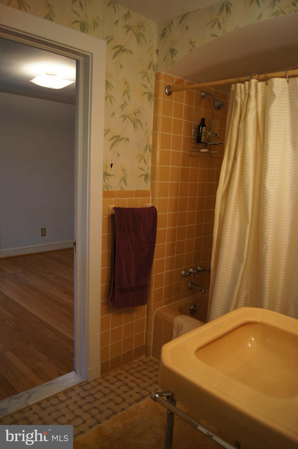 4001 Roundtop Road Baltimore, MD 21218 - Photo 24 of 30 This could be the master bath. Currently Jack/Jill