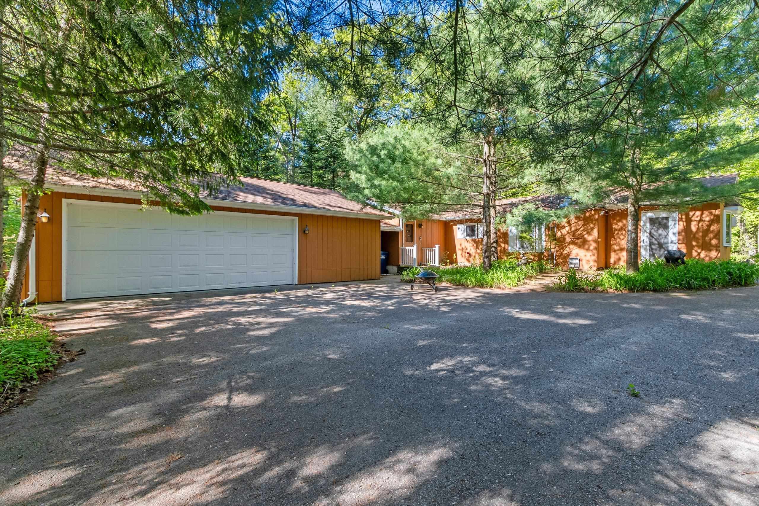 N6814 Springbrook Road Cecil, WI 54111 - Photo 4 of 40