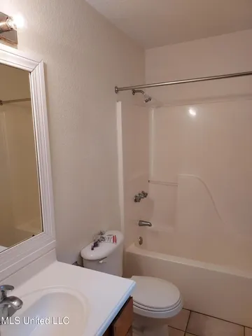 $1,650 | 1009 Magnolia Street, Ocean Springs, MS 39564