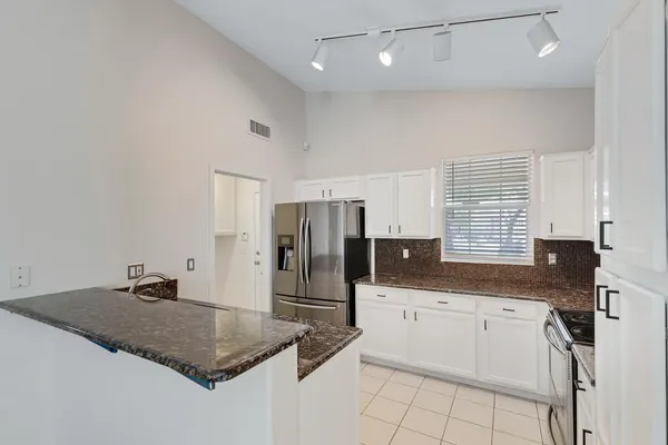 $2,100 | 302 North Hudson Place, Chandler, AZ 85225