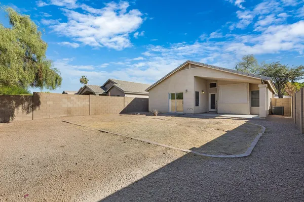 $2,100 | 302 North Hudson Place, Chandler, AZ 85225