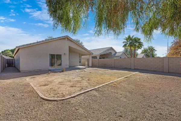 $2,100 | 302 North Hudson Place, Chandler, AZ 85225
