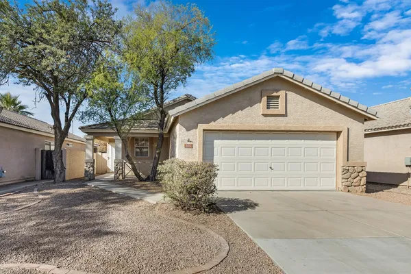 $2,100 | 302 North Hudson Place, Chandler, AZ 85225