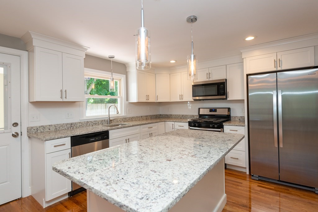 8 Glen Road Peabody, MA 01960 - Photo 17 of 40