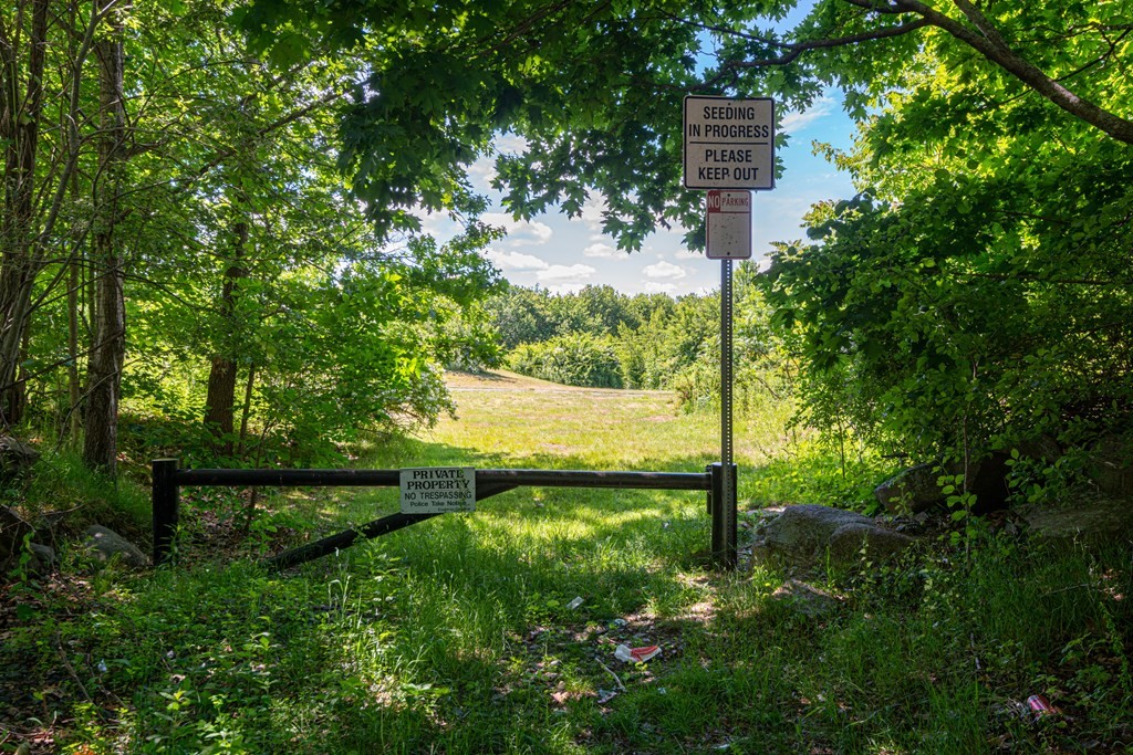 8 Glen Road Peabody, MA 01960 - Photo 2 of 40