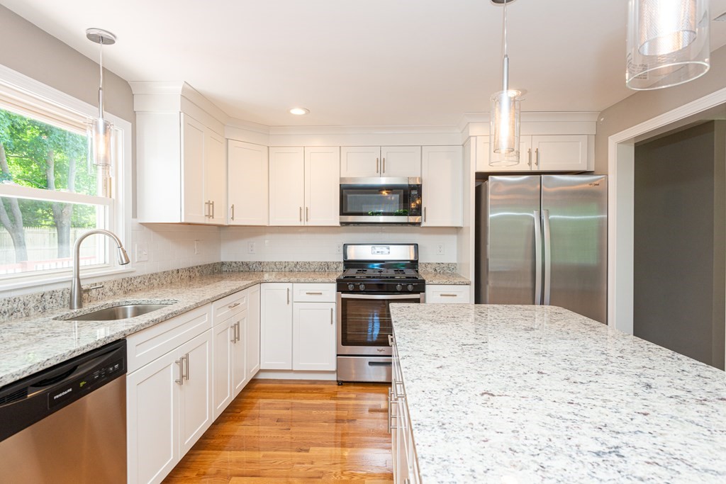 8 Glen Road Peabody, MA 01960 - Photo 21 of 40