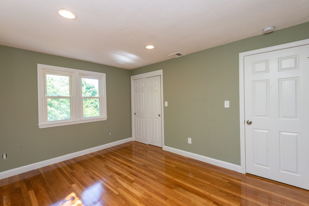 8 Glen Road Peabody, MA 01960 - Photo 25 of 40