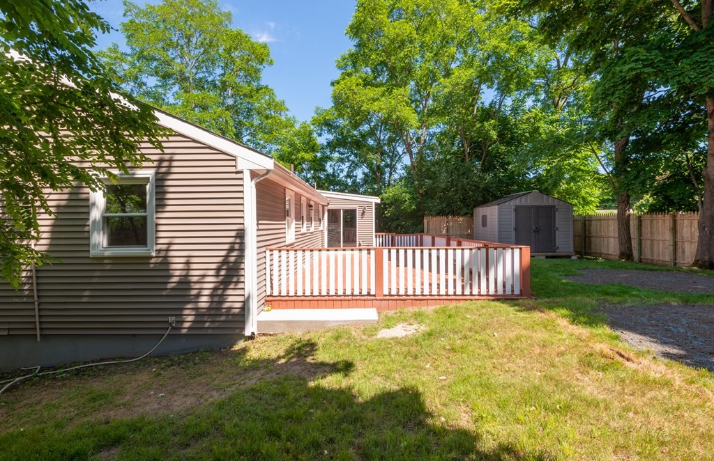 8 Glen Road Peabody, MA 01960 - Photo 5 of 40