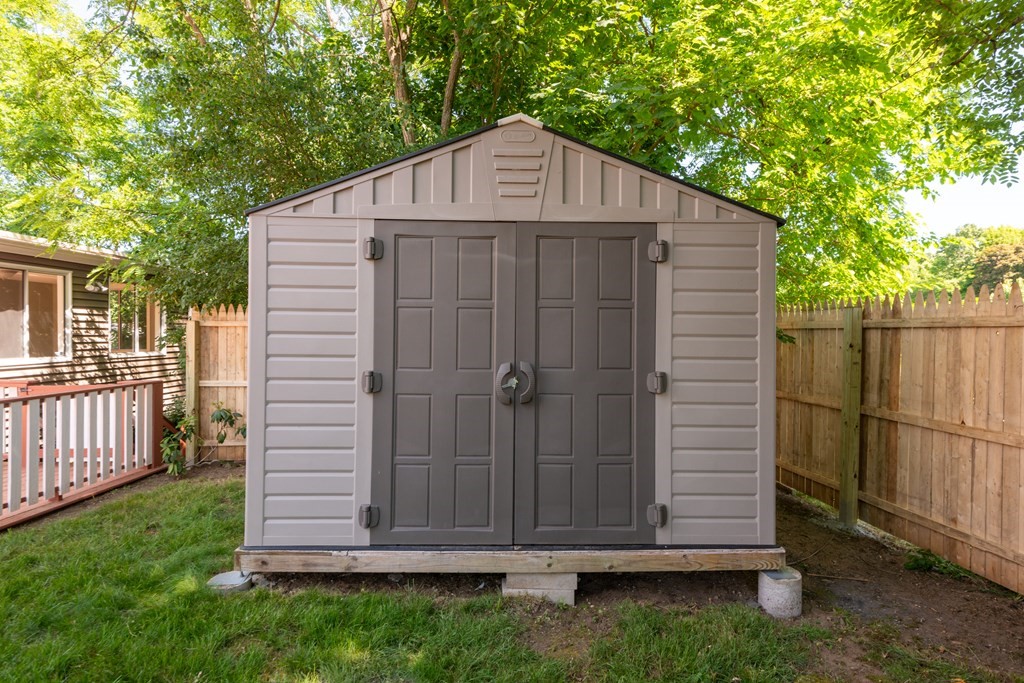 8 Glen Road Peabody, MA 01960 - Photo 7 of 40