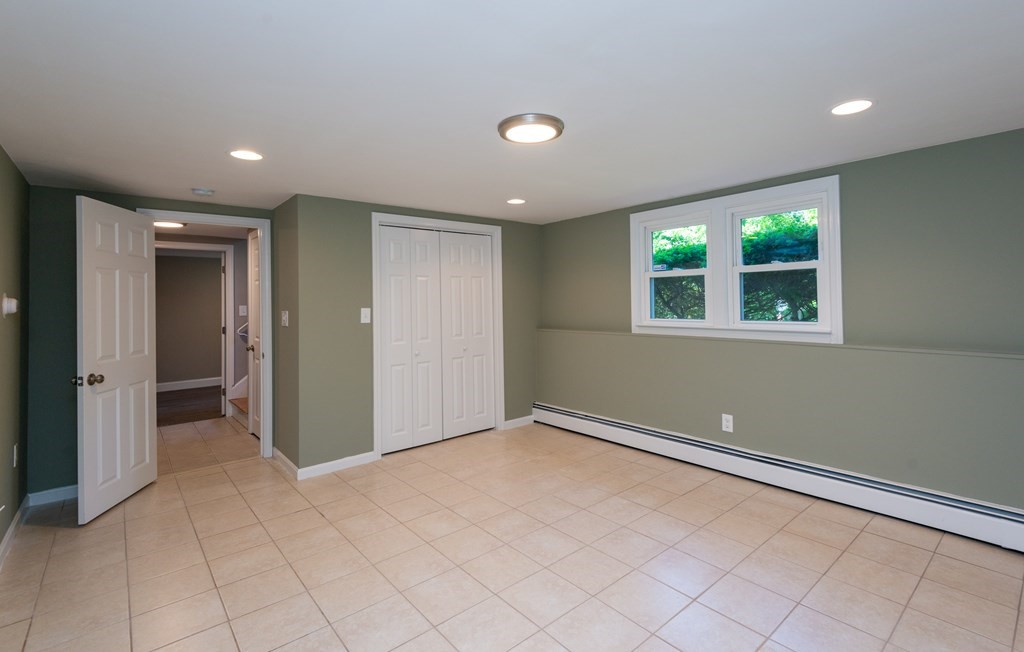 8 Glen Road Peabody, MA 01960 - Photo 10 of 40