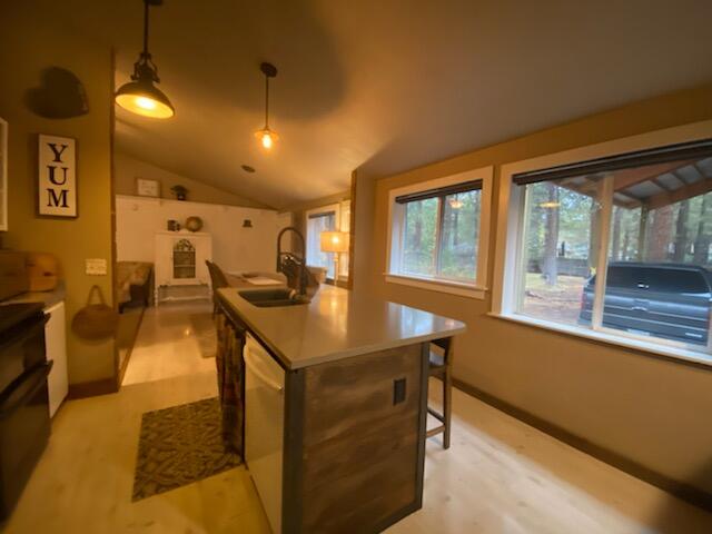 16913 Downey Road Bend, OR 97707 - Photo 14 of 34 Kitchen Island