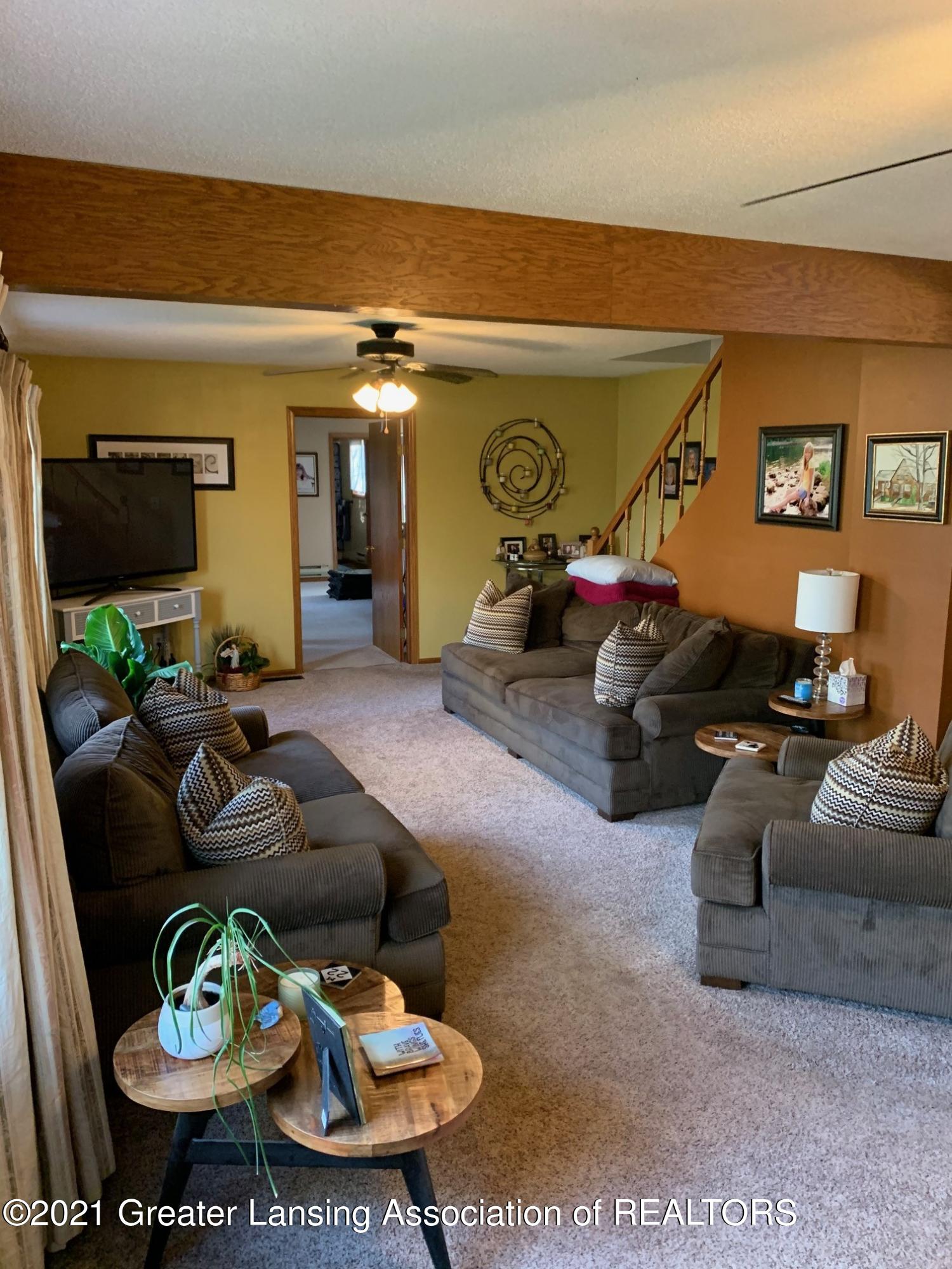 9586 Fenner Road Perry, MI 48872 - Photo 8 of 22 IMG_4085