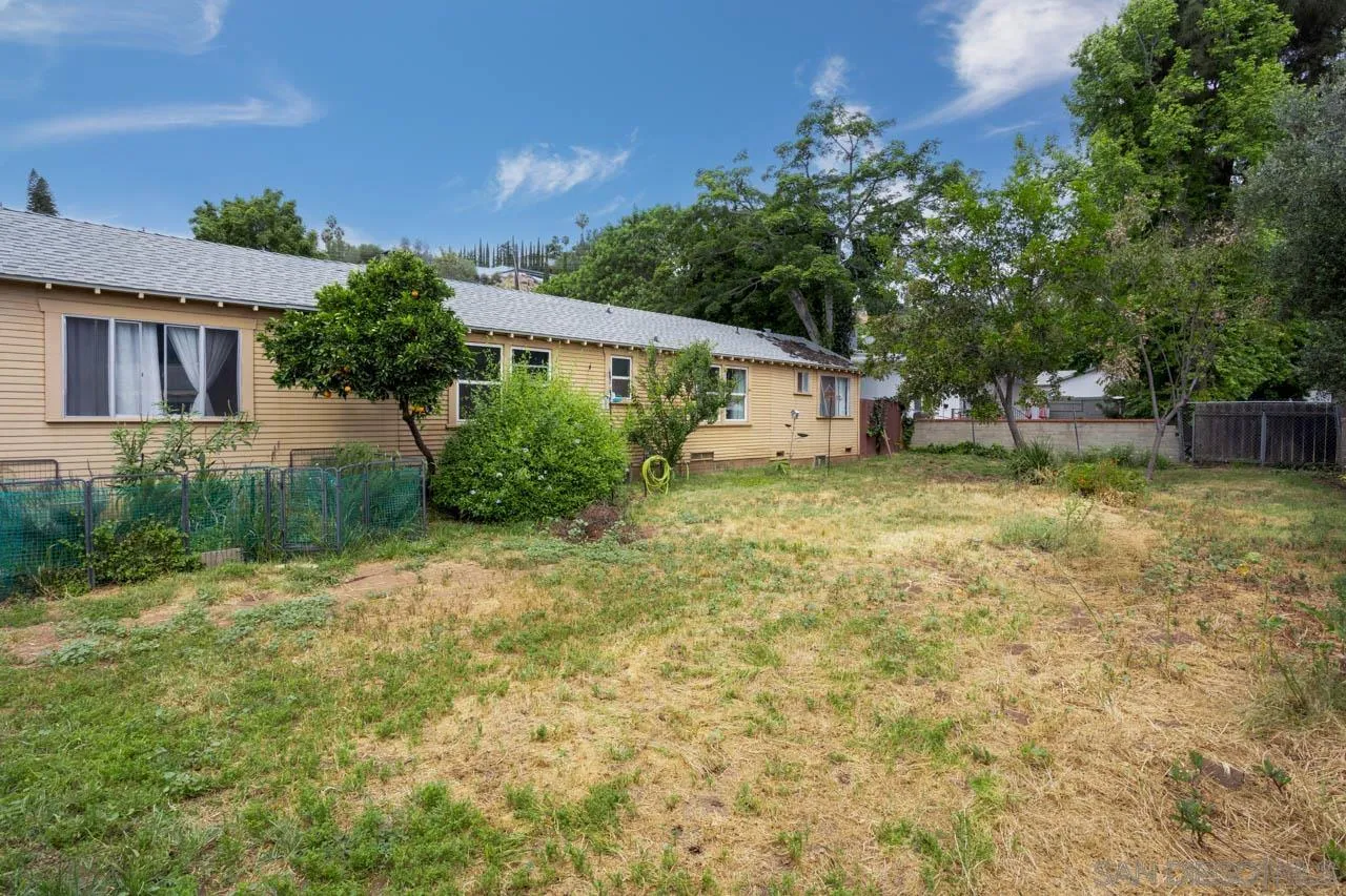 4065 Bancroft Drive Spring Valley, CA 91977 - Photo 5 of 47