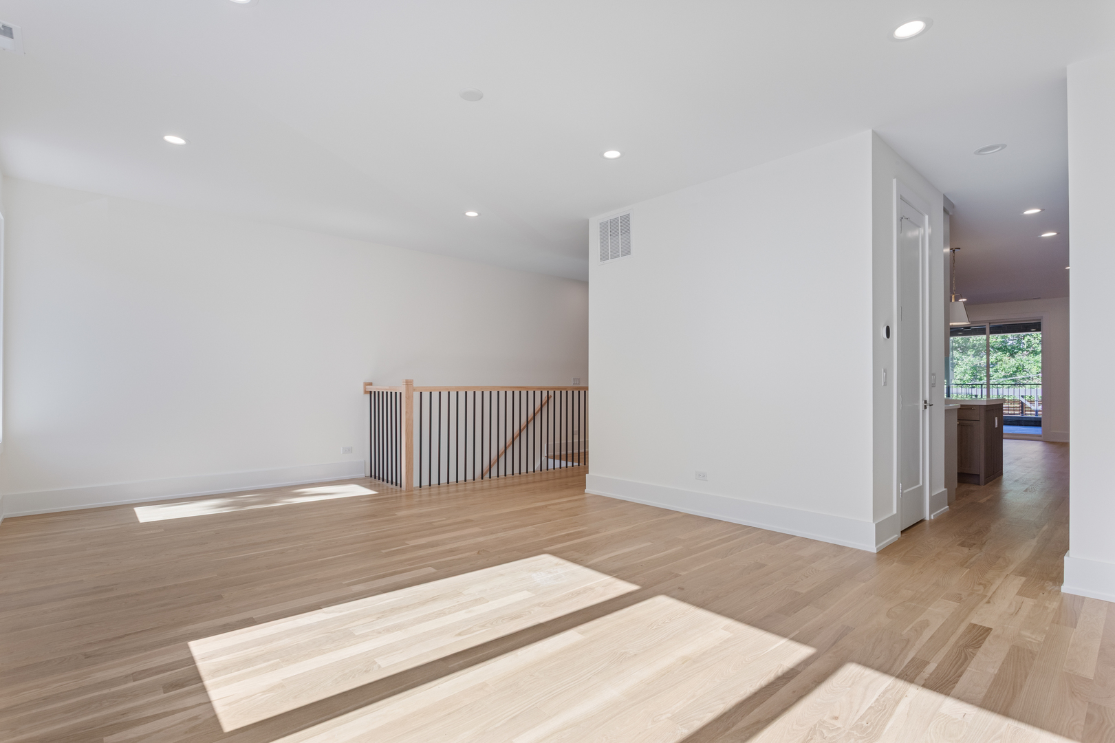 3740 North Racine Avenue, Unit 2 Chicago, IL 60613 - Photo 28 of 51