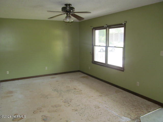 863 Mill River Road Jacksonville, NC 28540 - Photo 6 of 16 Living Room View 1