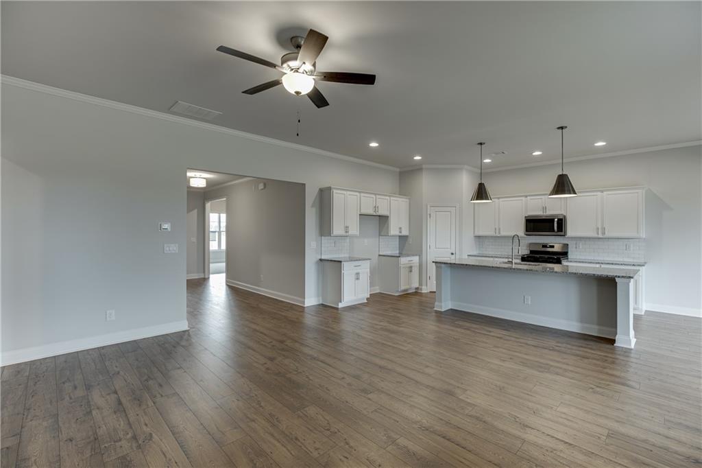 210 Oakdale Road Jefferson, GA 30549 - Photo 8 of 59 Gallery Image 8