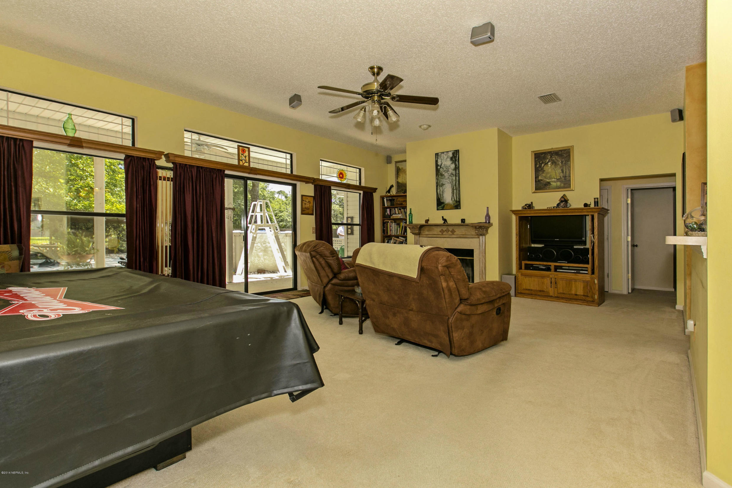 10119 Ford Road Bryceville, FL 32009 - Photo 8 of 32 008_Family Room