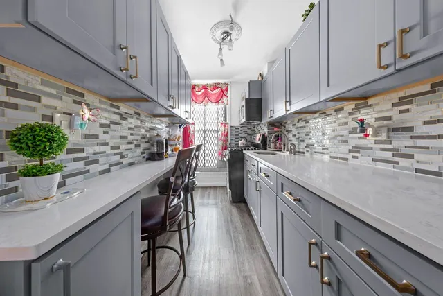 $1,399,999 | 1070 Grant Avenue | Concourse