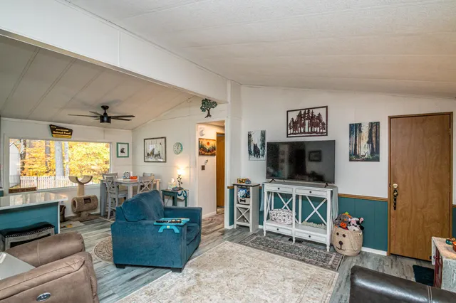 $179,900 | 357 Lamplighter's Drive, Conway, NH 03860