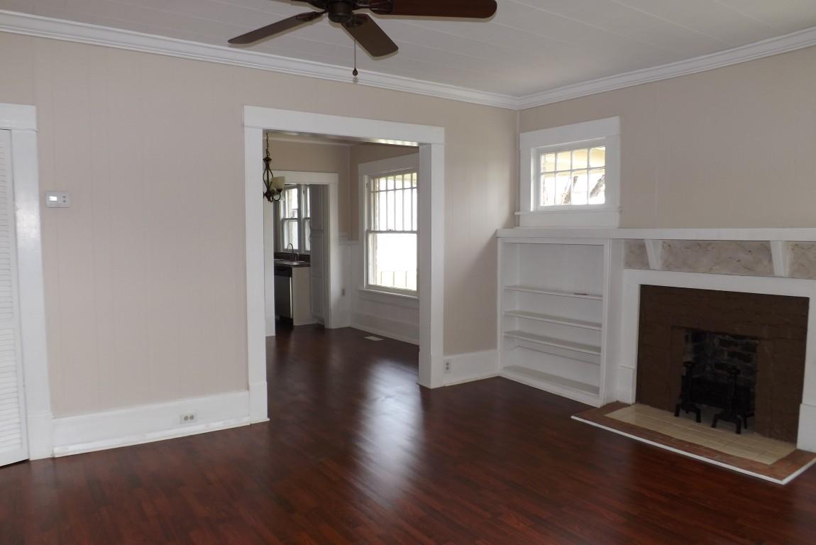 260 West Rhea Avenue Spring City, TN 37381 - Photo 3 of 57 living room with fireplace (Medium)