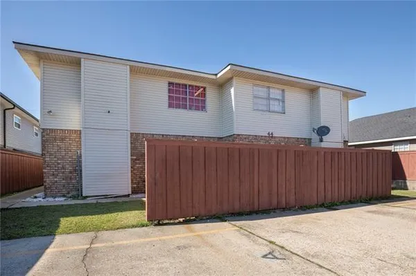 $1,300 | 44 Carriage Lane, Unit A, Destrehan, LA 70047