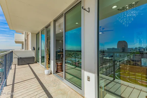 $525,000 | 2323 North Central Avenue, Unit 1702, Phoenix, AZ 85004