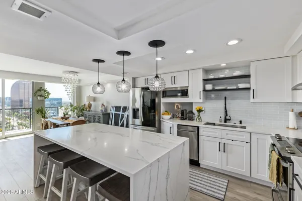 $525,000 | 2323 North Central Avenue, Unit 1702, Phoenix, AZ 85004