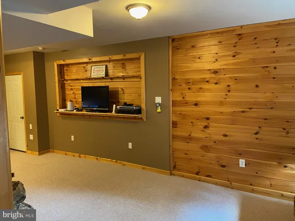 $727,500 | 12662 Ridgewood Drive, Huntingdon, PA 16652