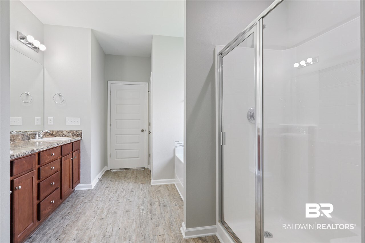 16841 Feder Drive Foley, AL 36535 - Photo 10 of 22 MASTER BATH