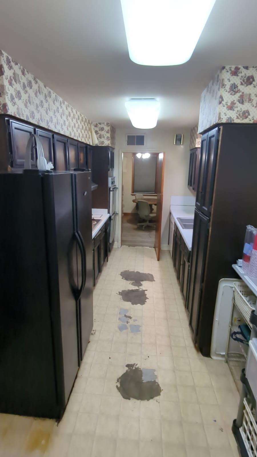 1026 Wingfield Road Memphis, TN 38122 - Photo 11 of 19 a bathroom with a sink a toilet and a mirror