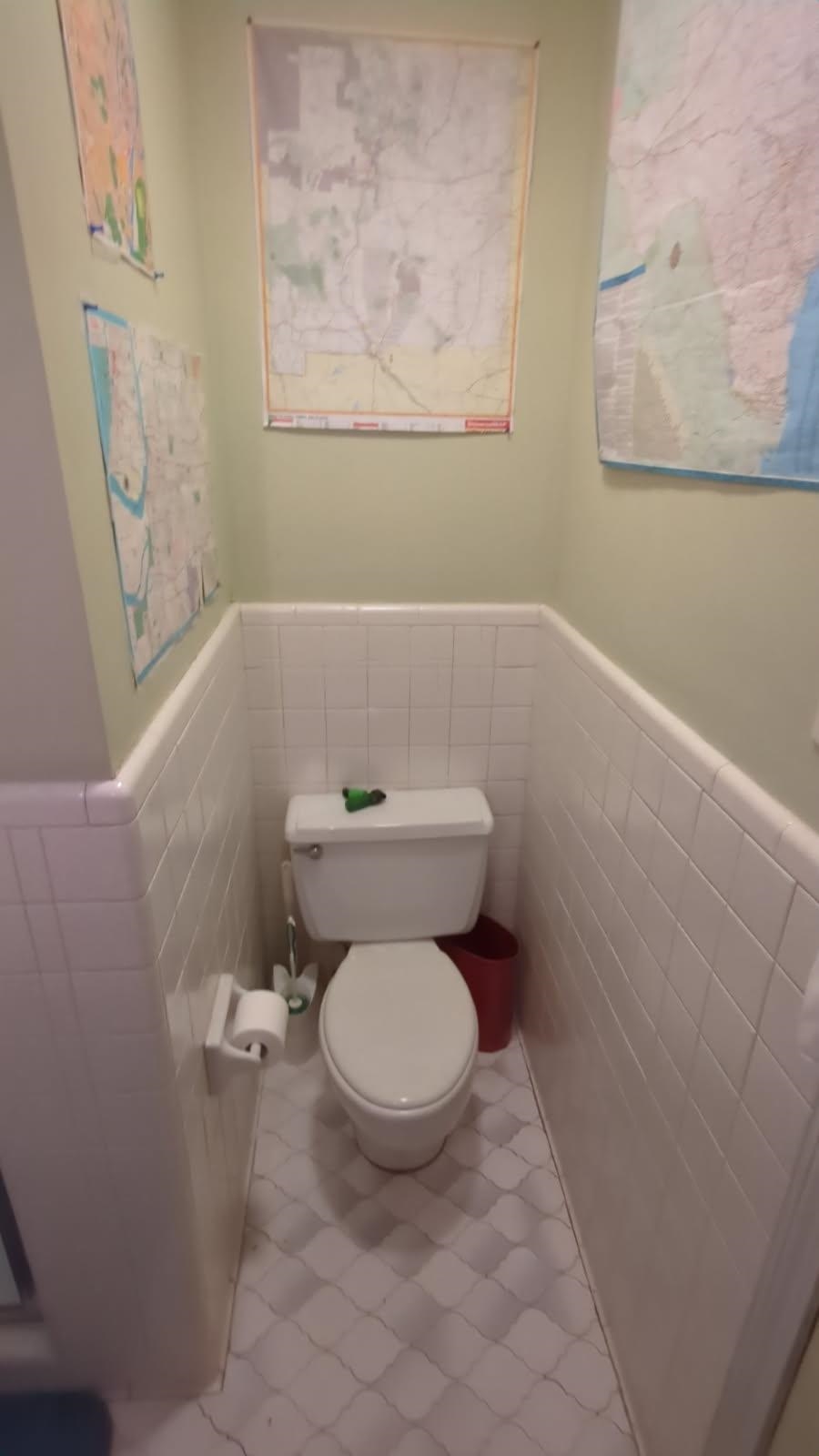 1026 Wingfield Road Memphis, TN 38122 - Photo 18 of 19 a white toilet sitting next to a small bathroom