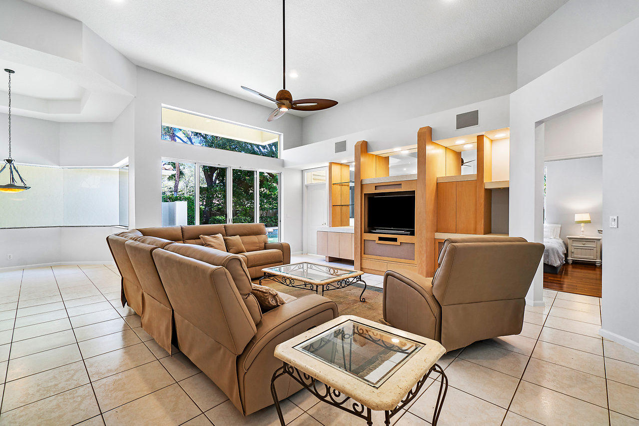 2835 Northwest 45th Street Boca Raton, FL 33434 - Photo 18 of 46 017-2835NW45thSt-BocaRaton-FL-small