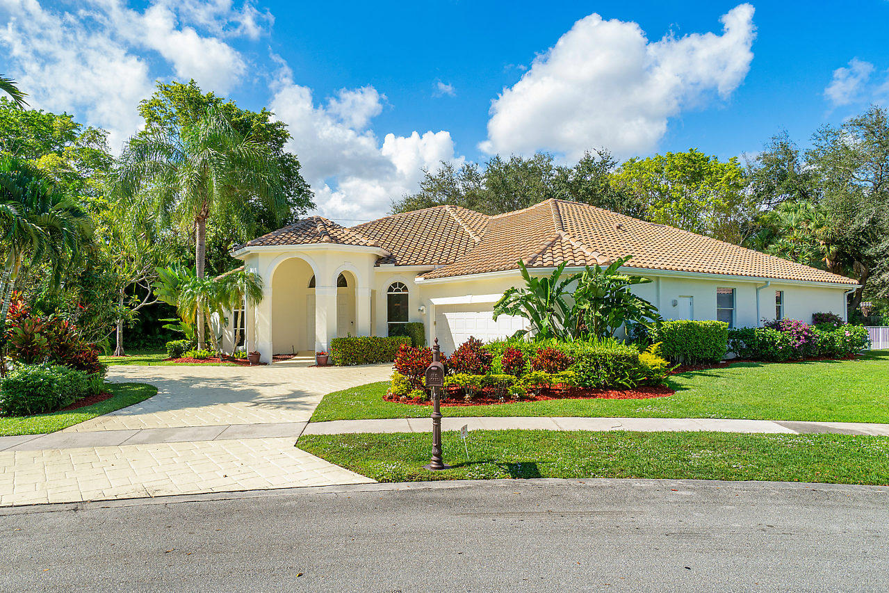 2835 Northwest 45th Street Boca Raton, FL 33434 - Photo 2 of 46 002-2835NW45thSt-BocaRaton-FL-small