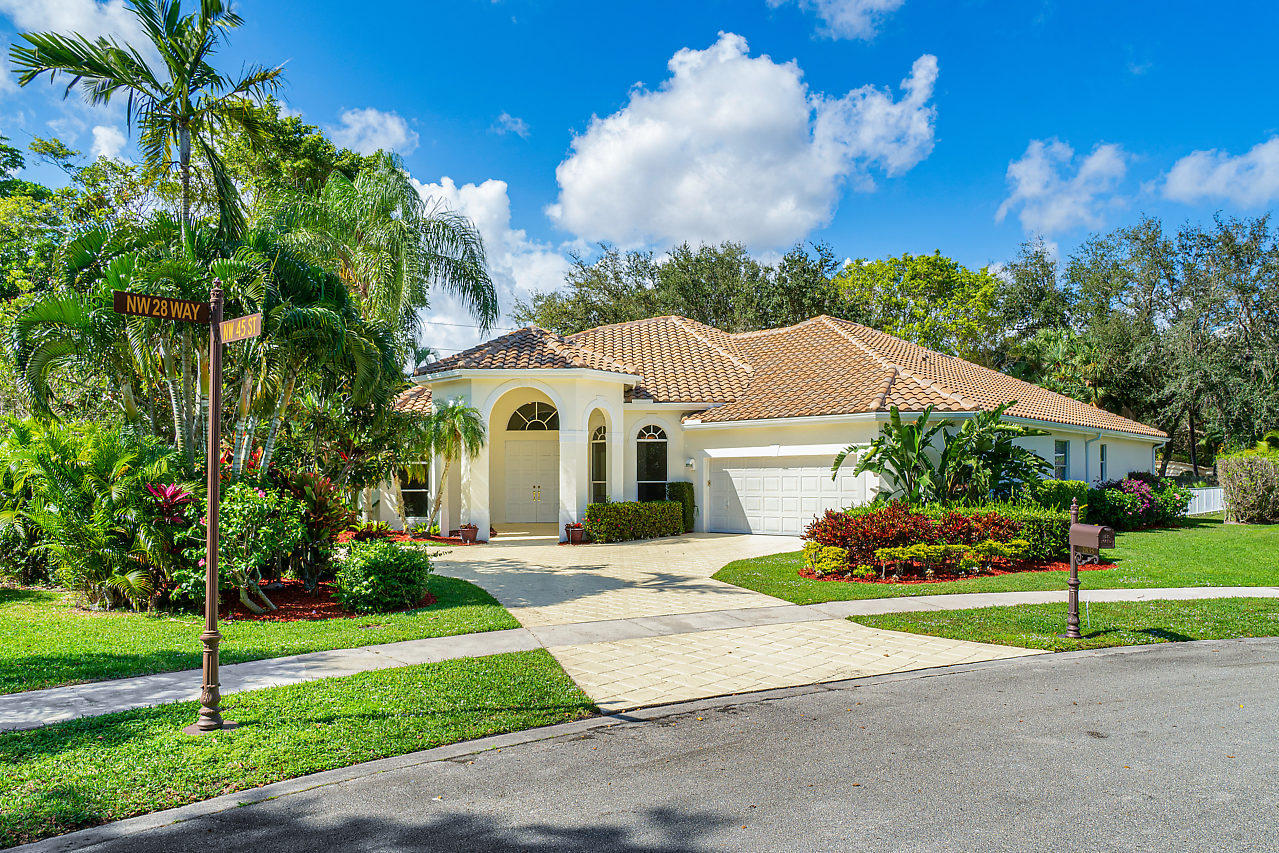 2835 Northwest 45th Street Boca Raton, FL 33434 - Photo 3 of 46 003-2835NW45thSt-BocaRaton-FL-small