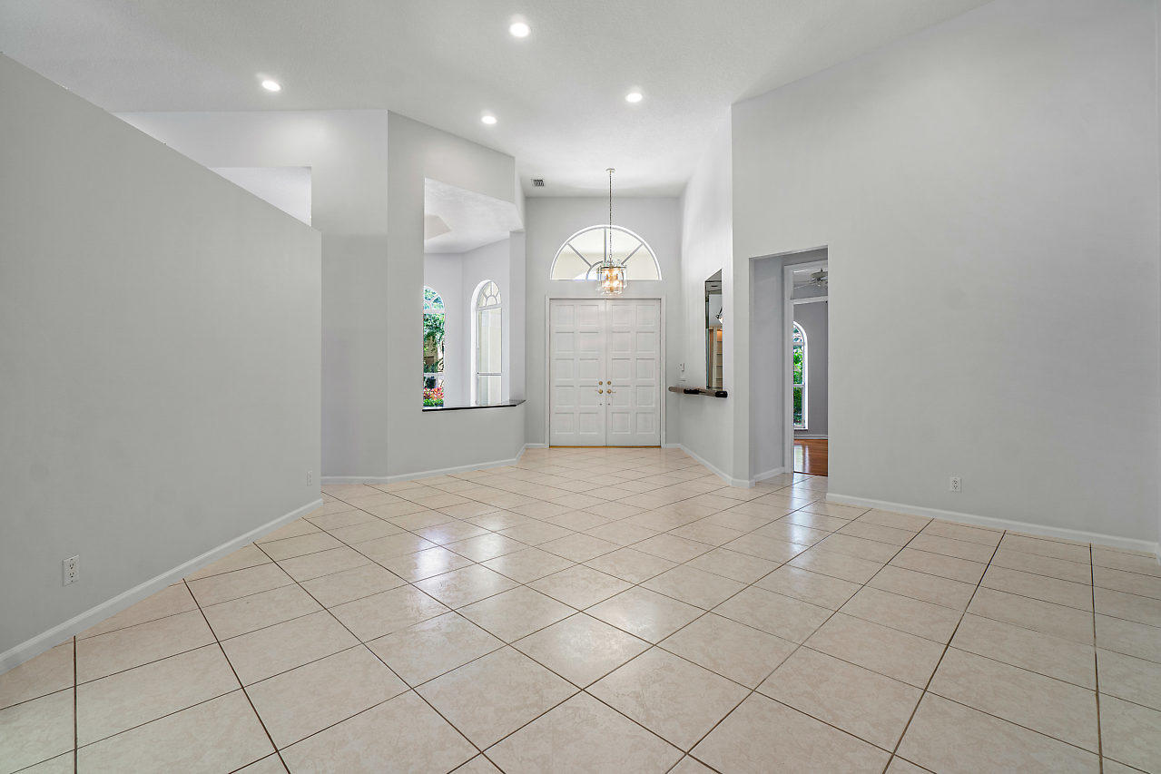 2835 Northwest 45th Street Boca Raton, FL 33434 - Photo 7 of 46 006-2835NW45thSt-BocaRaton-FL-small