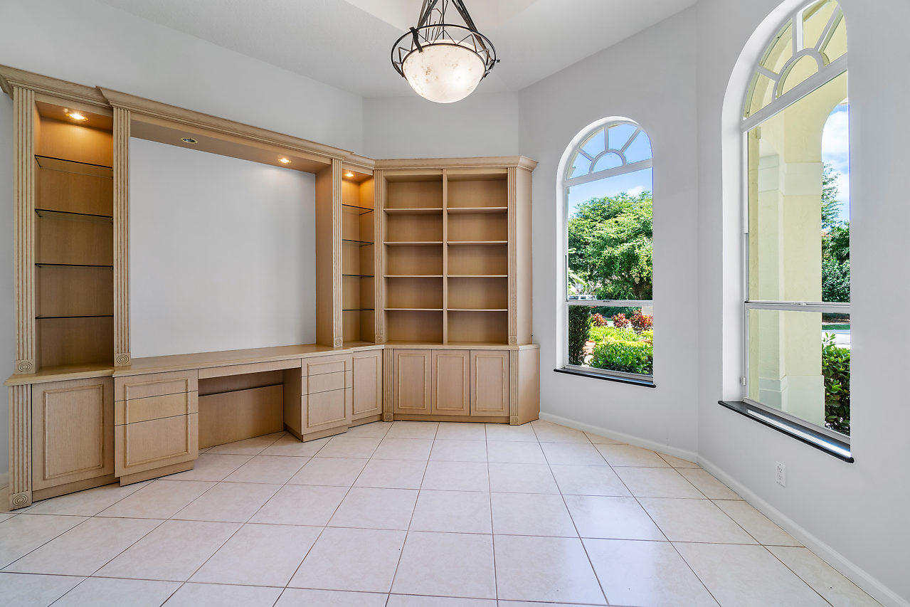 2835 Northwest 45th Street Boca Raton, FL 33434 - Photo 9 of 46 008-2835NW45thSt-BocaRaton-FL-small