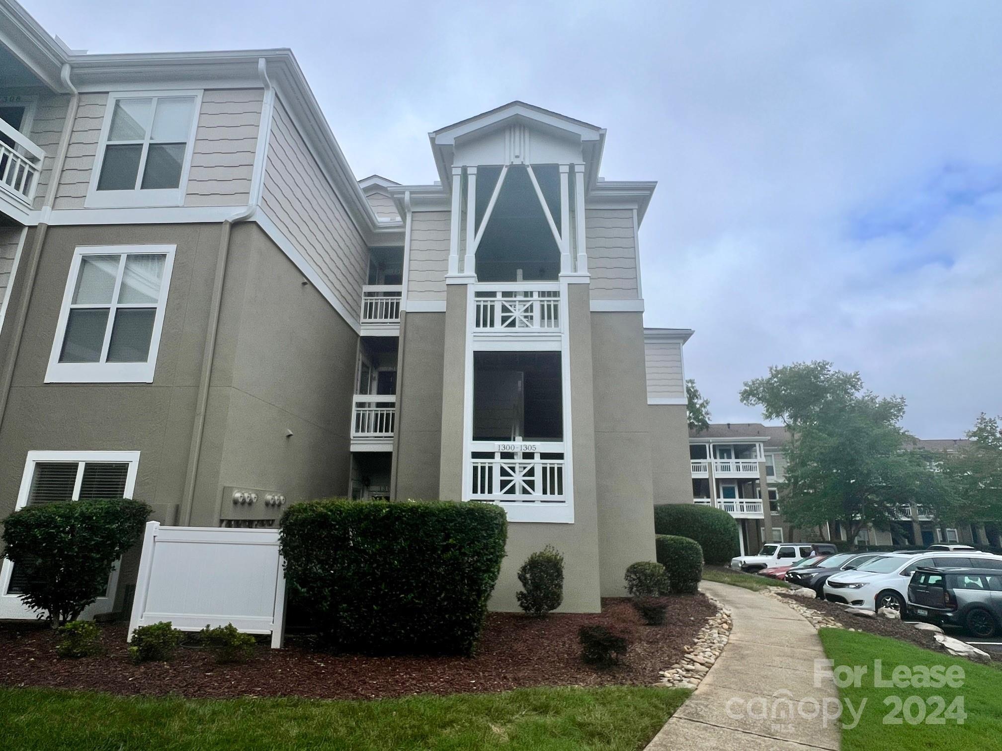 1301 Torrence Circle Davidson, NC 28036 - Photo 2 of 25