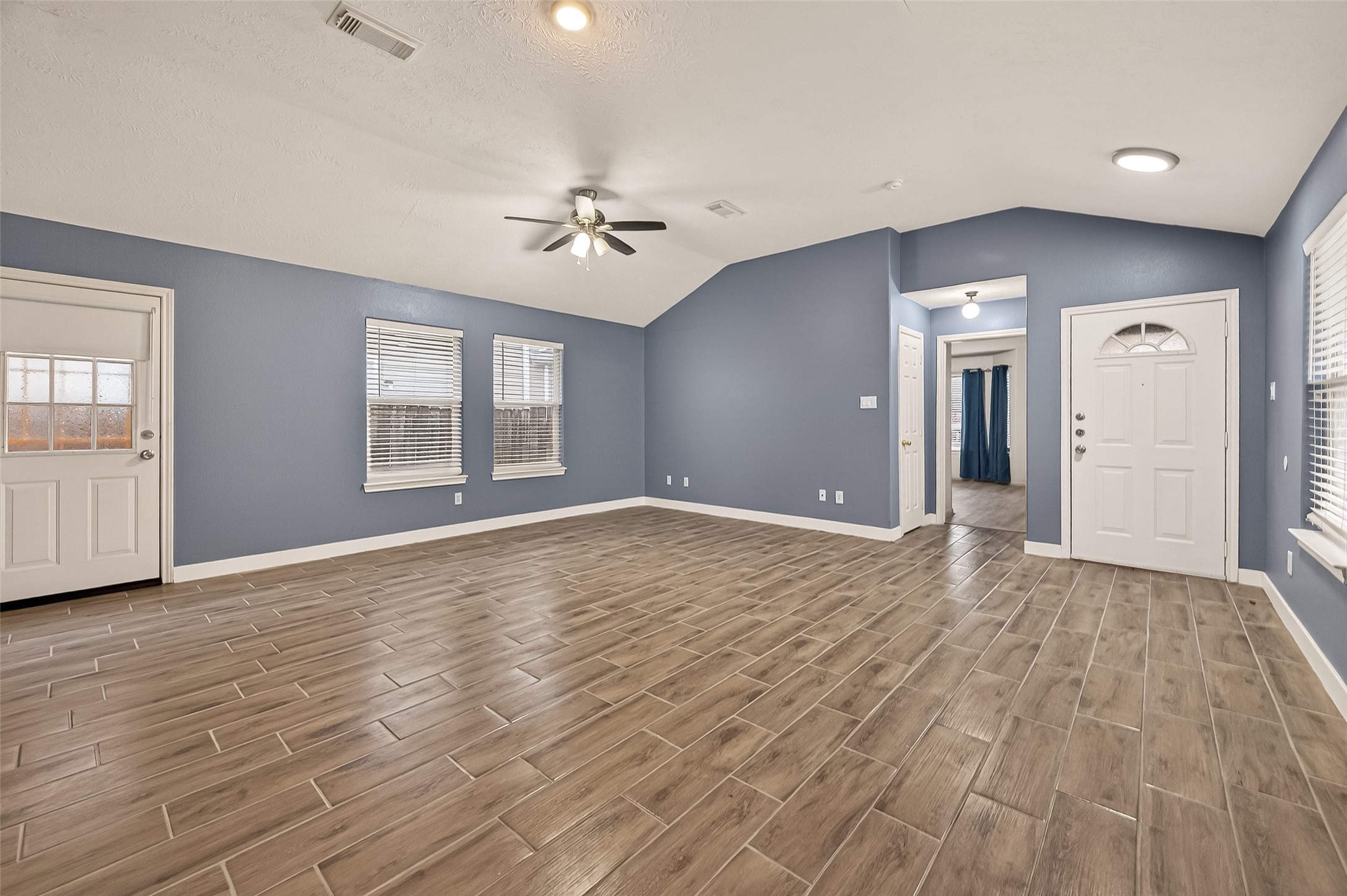 5637 Lotus Street Houston, TX 77085 - Photo 7 of 26