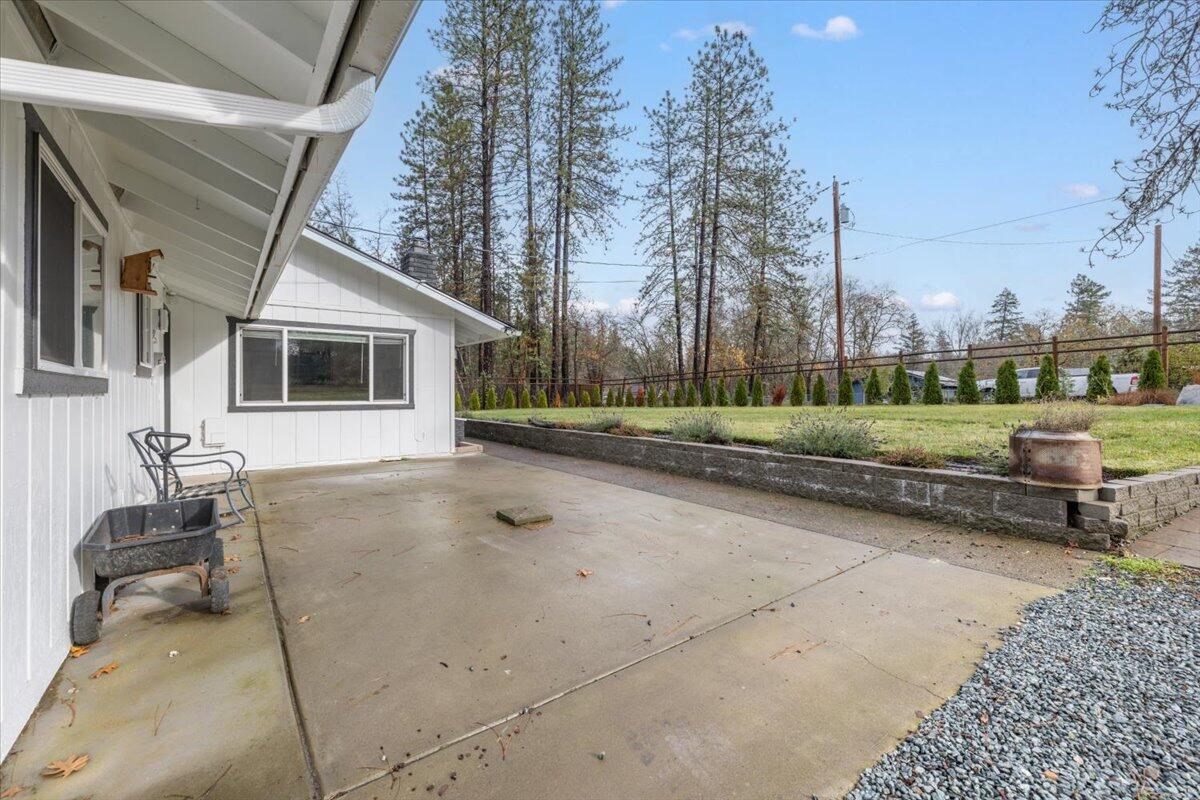 1800 Robinson Road Grants Pass, OR 97527 - Photo 7 of 34 Southern Oregon Country Living